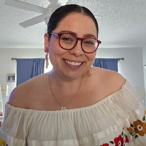 Meet your Posher, Elyse